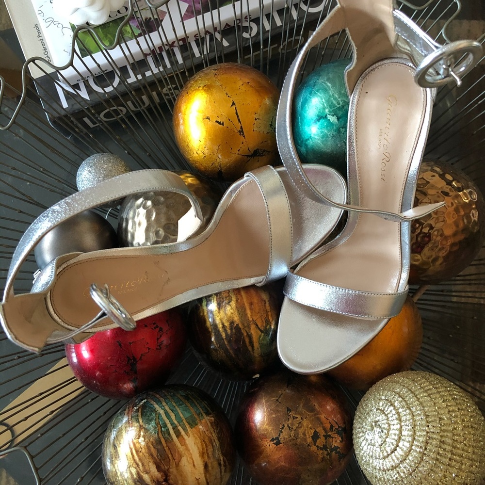 Gianvito Rossi Silver Heels - Picture 3 of 6